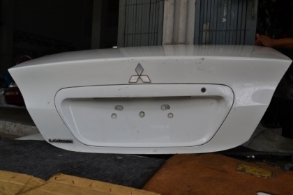 ขายฝากระโปรงท้าย MITSUBISHI LANCER CEDIA  มิตซูบิชิ แลนเซอร์ ซีเดีย อะไหล่รถยนต์ มือสอง