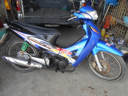 ขายเวฟ 125.R เครื่องแน่ภาษีขาดเกินรถคนแก่ พร้อมโอนครับ 0810074646ครับ