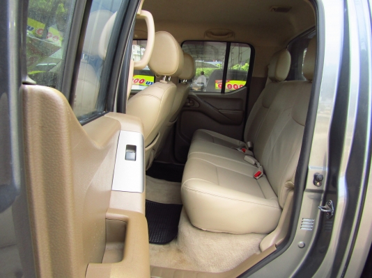 NISSAN NAVARA 2.5 CALIBRE CAB4 AT ปี 2010