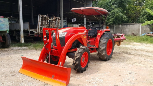 ขายคูโบต้า L 4708(4 WD) สภาพสวยพร้อมใช้งานอุปกรณ์ ใบมีด ตราช้าง กับ ผาน  6 CMT ราคา 385,000 ระบบไฮโลลิคดี