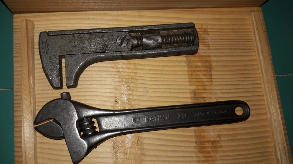 ขายประแจเลื่อนโบราณจระเข้สามดาว MADE IN GERMANY.มือสองสภาพดี