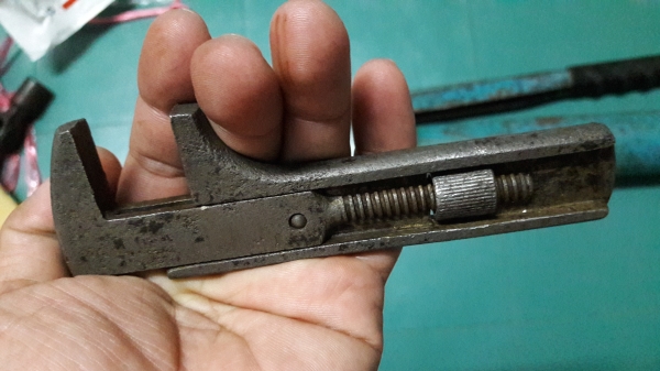 ขายประแจเลื่อนโบราณจระเข้สามดาว MADE IN GERMANY.มือสองสภาพดี