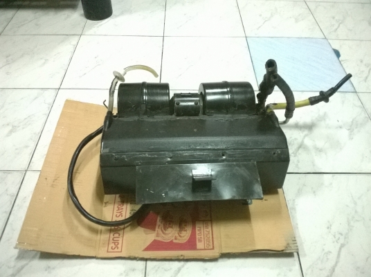 ขายตู้แอร์ E30 ยกลูก สภาพokไม่แตกหัก สายไฟครบ ราคา1500 โทร0924462525โส กทม