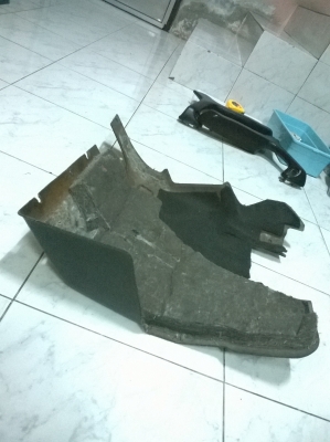 ขายแผงปิดใต้พวงมาลัยหน้า E30 สภาพok ราคา1200 โทร0924462525โส กทม