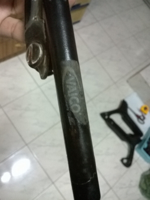 ขายชุดโช๊คฝากระโปรงหน้า E30 สภาพok อันละ ราคา900 โทร0924462525โส กทม