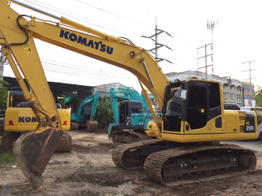 ขายด่วน!! Komatsu  PC200-8MO ไมล์ ชม.5,000 สภาพสวยค่ะ