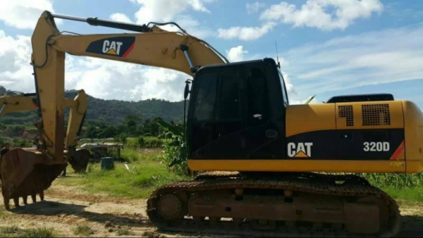 ขายด่วน!! Cat 320D ไมล์ 7,000 สภาพสวยค่ะ