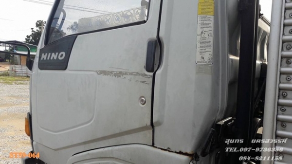 ขายด่วน รถบรรทุก 6 ล้อ HINO FC2W 120 แรง ตู้แห้ง 3 บาน ยาว 5.5M สภาพเดิมๆ สวย พร้อมใช้งาน ราคาสุดคุ้ม ขายด่วน รถบรรทุก 6 ล้อ HINO FC2W 120 แรง ตู้แห้ง 3 บาน ยาว 5.5M สภาพเดิมๆ สวย พร้อมใช้งาน ราคาสุดคุ้ม