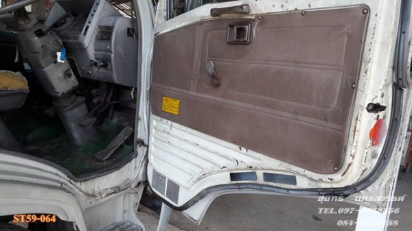 ขายด่วน รถบรรทุก 6 ล้อ HINO FC2W 120 แรง ตู้แห้ง 3 บาน ยาว 5.5M สภาพเดิมๆ สวย พร้อมใช้งาน ราคาสุดคุ้ม ขายด่วน รถบรรทุก 6 ล้อ HINO FC2W 120 แรง ตู้แห้ง 3 บาน ยาว 5.5M สภาพเดิมๆ สวย พร้อมใช้งาน ราคาสุดคุ้ม