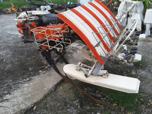 ขายรถดำนาเก่านอกแท้ๆสี่แถวสามล้อนั่งขับแต่ขายราคาเดินตาม15500 พร้อมใช้งานสะดวกประหยัดเวลา