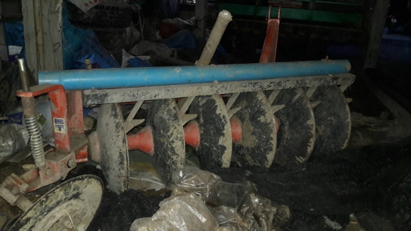 ผานพรวนHUI6ใบ22นิ้วสภาพสวยเหมือนใหม่เลยคับ