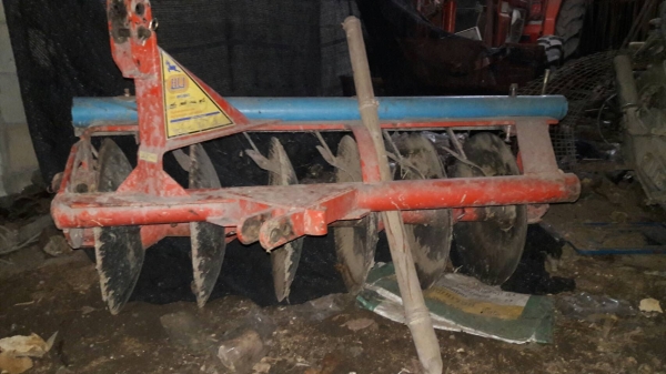 ผานพรวนHUI6ใบ22นิ้วสภาพสวยเหมือนใหม่เลยคับ