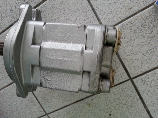 ขายปั้มไฮโดรลิค 3 ตัน ราคา 5000 บาท โทร 0920976322