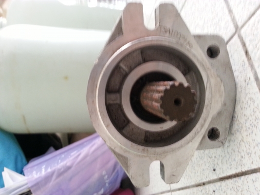 ขายปั้มไฮโดรลิค 3 ตัน ราคา 5000 บาท โทร 0920976322 ขายปั้มไฮโดรลิค 3 ตัน ราคา 5000 บาท โทร 0920976322