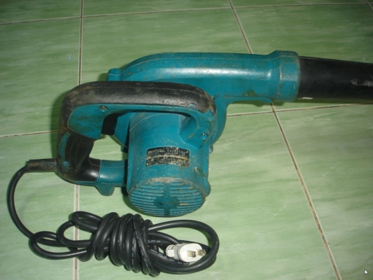 ขายเครื่องเป่าลมMAKITA  600วัตต์ รุ่น UB1102