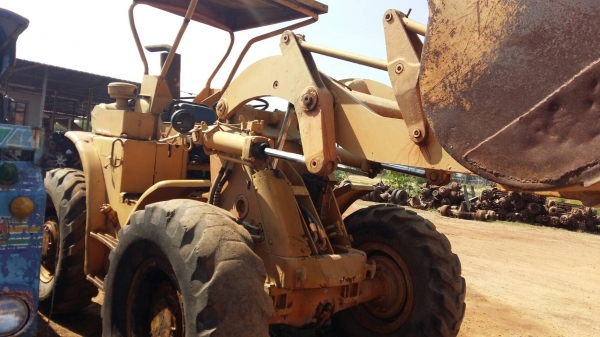 ขายรถตัก CAT 922 พร้อมใช้ ขายรถตัก CAT 922 พร้อมใช้