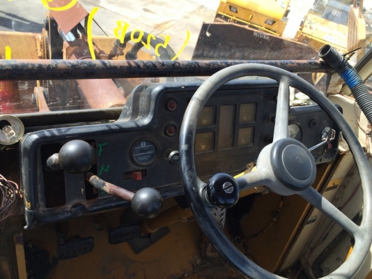 Komatsu 520 สภาพสวยเดิม ๆ นำเข้าจากญี่ปุ่น ถึงไทยแล้วครับ Komatsu 520 สภาพสวยเดิม ๆ นำเข้าจากญี่ปุ่น ถึงไทยแล้วครับ