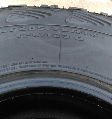 หมื่นเดียว ยาง Mud 285/75/16 สวยๆ หมื่นเดียว ยาง Mud 285/75/16 สวยๆ