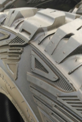 หมื่นเดียว ยาง Mud 285/75/16 สวยๆ หมื่นเดียว ยาง Mud 285/75/16 สวยๆ