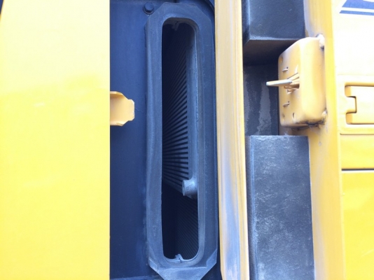 Kawasaki 85ZV ปี 2005 ใช้งาน 5 พันกว่าชม. แท้ ๆ จากญี่ปุ่น ขนาดเทียบเท่า CAT 962G ราคาไม่แพงครับ Kawasaki 85ZV ปี 2005 ใช้งาน 5 พันกว่าชม. แท้ ๆ จากญี่ปุ่น ขนาดเทียบเท่า CAT 962G ราคาไม่แพงครับ