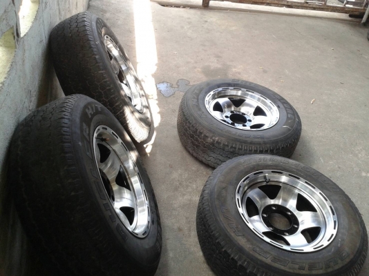 ล้อใหม่ขอบ16นิ้ว6รู พร้อมยางเปอเซน ชุดนี้ ราคา 7800 บาท