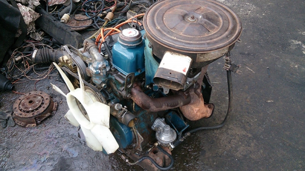 ขายเครื่องยนต์เบนซินขับหลัง 6250 บาท