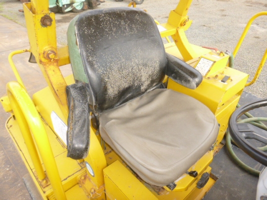 บดล้อยาง 7 ล้อย KOMATSU JW215 ต้องสั่งนำเข้า