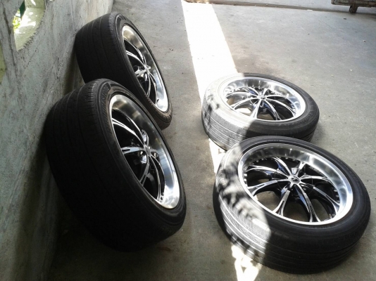 ขอบ17นิ้ว5รู100/114 พร้อมยาง ชุดนี้ ราคา 7300 บาท ขอบ17นิ้ว5รู100/114 พร้อมยาง ชุดนี้ ราคา 7300 บาท