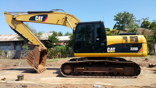 ขายด่วน CAT 320D สภาพสวยพร้อมลุยงาน เครื่องปั้มแรงดี รถสวย ไม่มีเยิ้ม เดิมๆทั้งคัน 71XX กว่าชั่วโมง โซ่ช่วงล่างสวย เอกสารใบแจ้งจำหน่าย เมโทร ภายในสวย