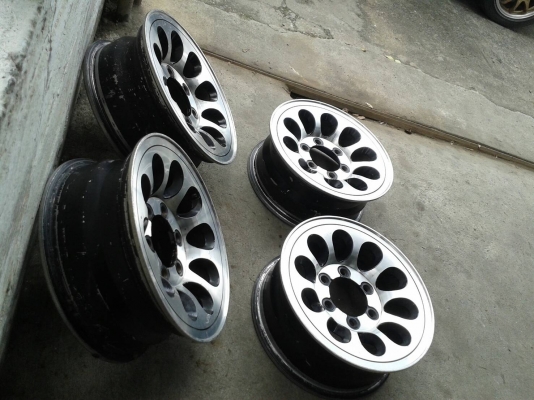 เอนไก ขอบ15นิ้ว6รู ชุดนี้ ราคา 5500 บาท เอนไก ขอบ15นิ้ว6รู ชุดนี้ ราคา 5500 บาท