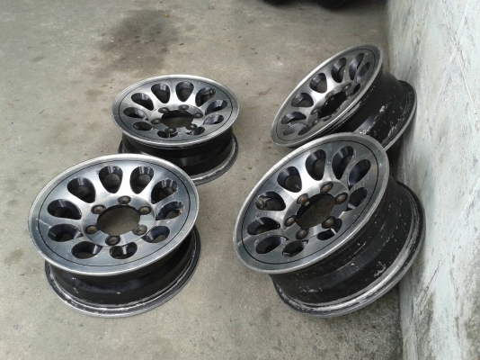 เอนไก ขอบ15นิ้ว6รู ชุดนี้ ราคา 5500 บาท เอนไก ขอบ15นิ้ว6รู ชุดนี้ ราคา 5500 บาท