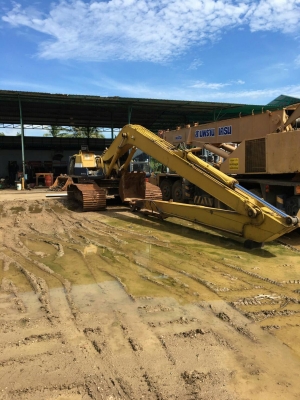 ขายรถแบคโฮ KOMATSU PC200-5 บูมยาว ระบบไฟเต็ม ราคา 600000