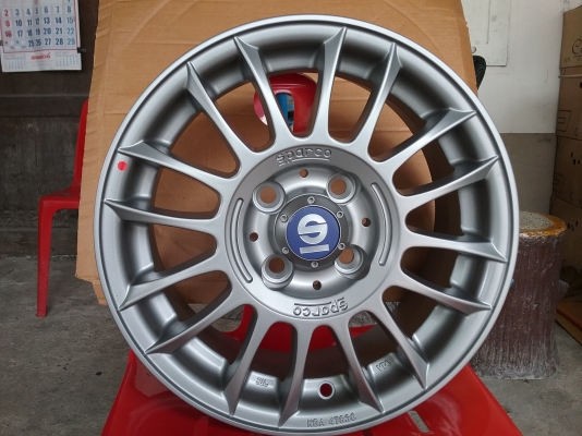 แม็กแท้ Sparco อิตาลี่ 4รู 100 ขอบ15 ลายหรูหายาก แม็กแท้ Sparco อิตาลี่ 4รู 100 ขอบ15 ลายหรูหายาก