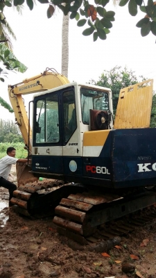 ขายรถแบคโฮ KOMATSU PC60-6L ตีนเป็ด ระบบไฟเต็ม แอร์พร้อม ราคา 650000