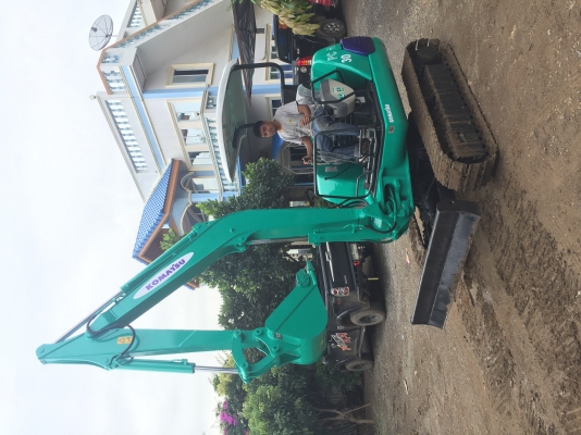 ขายรถขุดแบคโฮ KOMATSU Pc30-7E  ขนาด 30  รถเก่านอกแท้ 100\% (คอลโทลสั้น ปั๊มนิ้ว แทรคเหล็ก) เครื่องแน่น ปั๊มแรง ระบบไว รถพร้อมใช้งาน