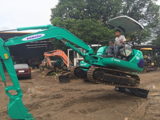 ขายรถขุดแบคโฮ KOMATSU Pc30-7E ขนาด 30 รถเก่านอกแท้ 100\% (คอลโทลสั้น ปั๊มนิ้ว แทรคเหล็ก) เครื่องแน่น ปั๊มแรง ระบบไว รถพร้อมใช้งาน ขายรถขุดแบคโฮ KOMATSU Pc30-7E ขนาด 30 รถเก่านอกแท้ 100\% (คอลโทลสั้น ปั๊มนิ้ว แทรคเหล็ก) เครื่องแน่น ปั๊มแรง ระบบไว รถพร้อมใช้งาน