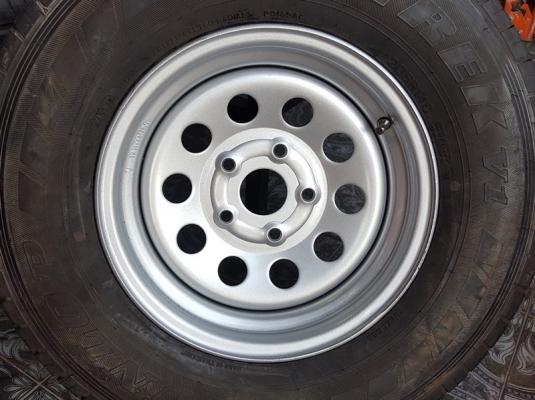 ขายล้อกะทะผ่าใหม่VIGO 5รูขอบ14x6.5 ยางใหม่ 2 ล้อ