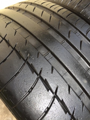 ขายยาง MICHELIN PILOT SPORT PS2 235-35-19 ปี14 ดอกเต็ม ไม่ปะ คู่ละ 4,500 บาท