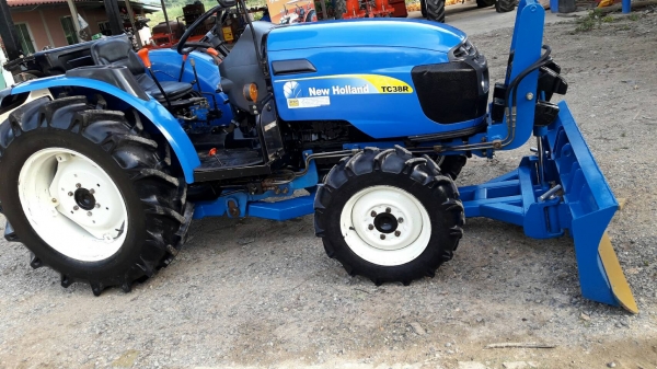นิว ฮอลแลนด์  New Holland TC38 R