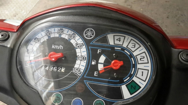 ขาย Yamaha Spark 115 i สตาร์ทมือ ปี 57 เครื่องดีเดิมๆไม่หลวม ชุดสีใช้ได้ (รถเป็นป้ายเหลืองยกเลิกแล้ว) เล่มพร้อมชุดโอน ขาย Yamaha Spark 115 i สตาร์ทมือ ปี 57 เครื่องดีเดิมๆไม่หลวม ชุดสีใช้ได้ (รถเป็นป้ายเหลืองยกเลิกแล้ว) เล่มพร้อมชุดโอน