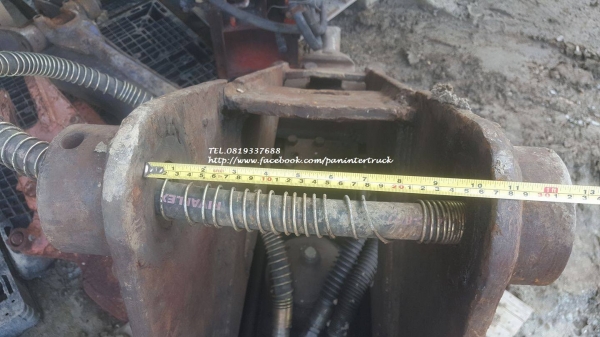 From JAPANหัวกระแทก: OKADA -UB8/สำหรับรถขุดไซค์ 100,120/รูสลัก 60 มิล/สินค้าเก่านอก(ทดสอบแล้วใช้งานได้จริง) ราคา 95,000 บาท สนใจติดต่อ 0819337688