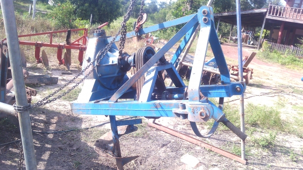 ขายเครื่องเจาะหลุม รถไถ