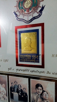 ตราไปรษณีย์ที่ระลึกในหลวง มหามงคล 6รอบ 5 ธันวา ปี 42 ชุด 4 ทอง นาค เงิน ตราไปรษณีย์ที่ระลึกในหลวง มหามงคล 6รอบ 5 ธันวา ปี 42 ชุด 4 ทอง นาค เงิน