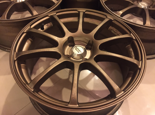 ล้อADVAN ขอบ17 สภาพสวย ไม่มีซ่อม ราคาไม่แพง