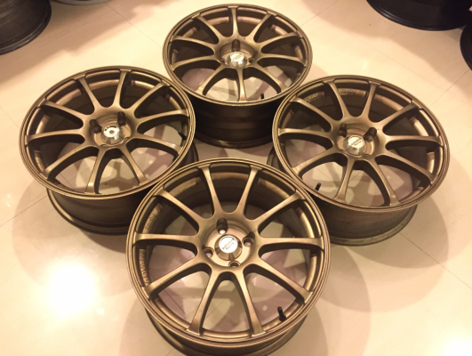 ล้อADVAN ขอบ17 สภาพสวย ไม่มีซ่อม ราคาไม่แพง