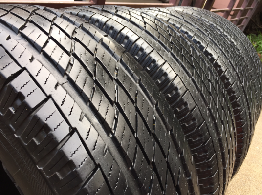 ยาง All Toyo 265 70 16 ปี14 ดอกเต็ม ไม่มีปะ ราคาไม่แพง