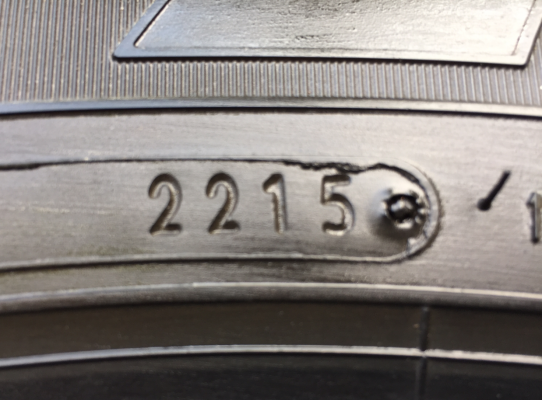 ยาง Dunlop 265 65 17 กลางปี15 มี2ชุด ดอกเต็ม ใช้ยาว ราคาไม่แพง