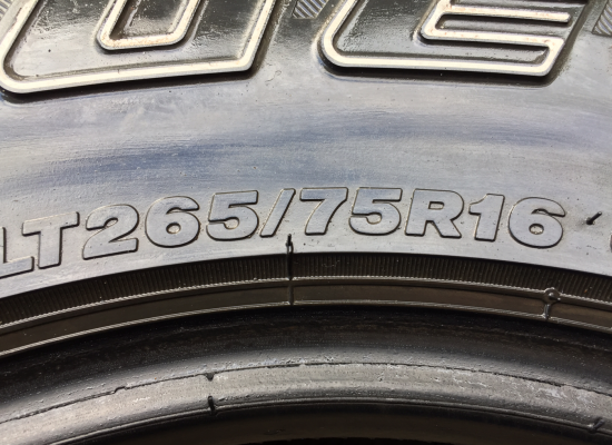 ยาง Mud Bridgestone 265 75 16 กลางปี13 พร้อมใช้งาน ราคาไม่แพง