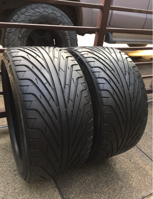 ยางคู่ Triangle 265 35 18 กลางปี15 ดอกเต็ม ไม่มีปะ ไม่มีกินข้าง ใช้ยาว ราคาไม่แพง