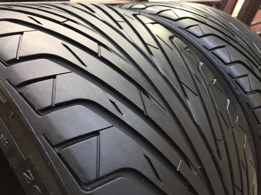 ยางคู่ Triangle 265 35 18 กลางปี15 ดอกเต็ม ไม่มีปะ ไม่มีกินข้าง ใช้ยาว ราคาไม่แพง